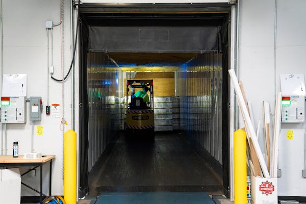 AGV-робот на распределительном центре